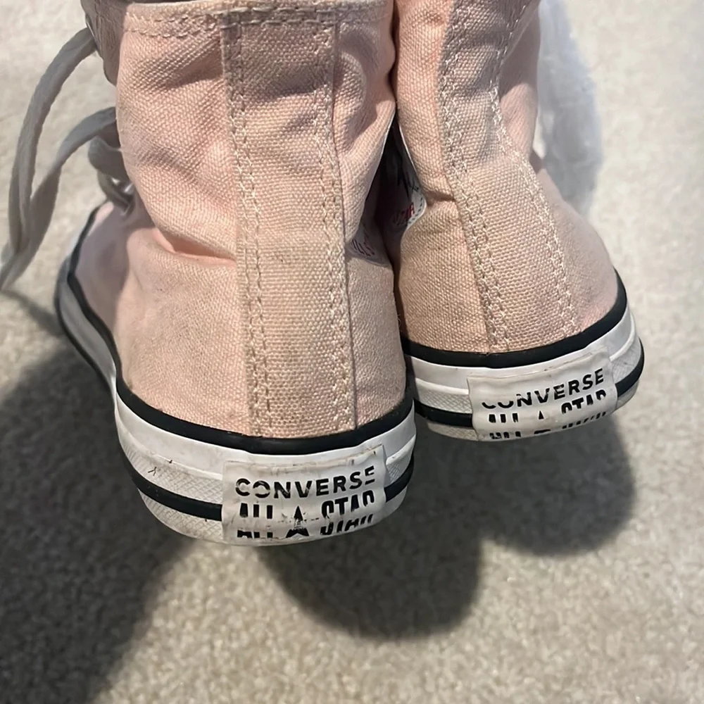 Pink converse